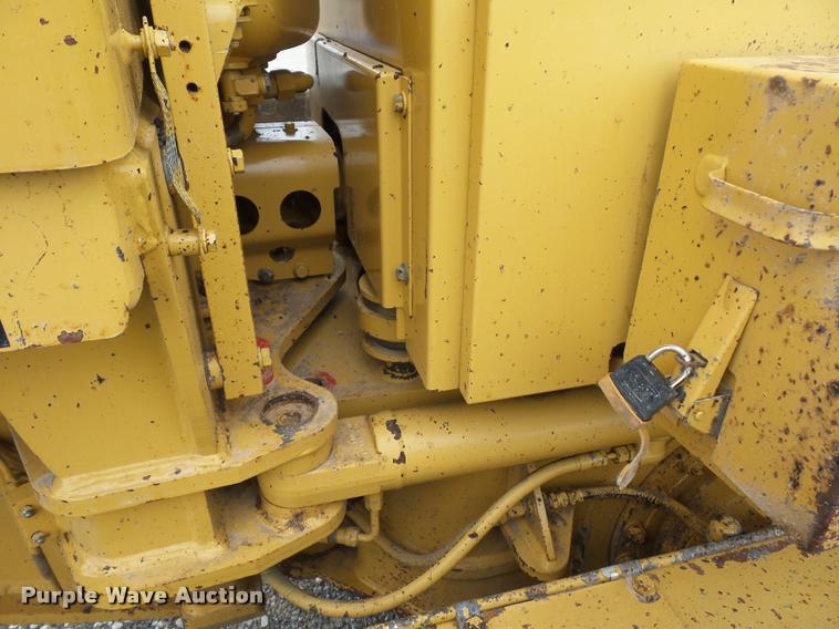 image for item DD9493 2001 Caterpillar 140H motor grader