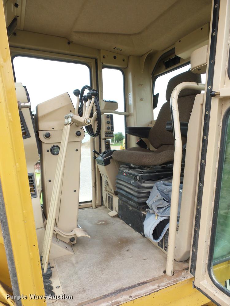 image for item DD9493 2001 Caterpillar 140H motor grader