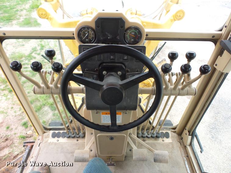 image for item DD9493 2001 Caterpillar 140H motor grader