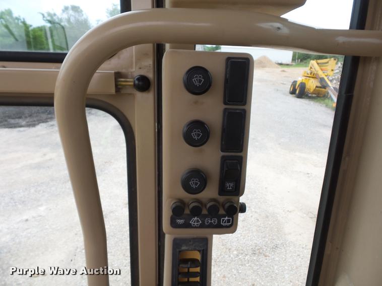image for item DD9493 2001 Caterpillar 140H motor grader