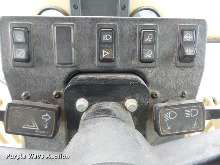 image for item DD9493 2001 Caterpillar 140H motor grader