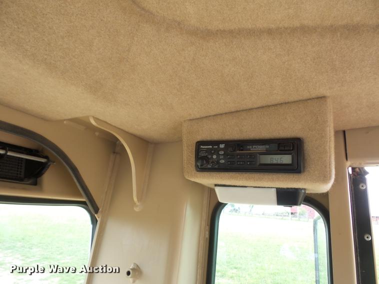 image for item DD9493 2001 Caterpillar 140H motor grader