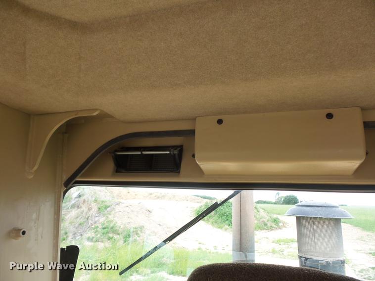 image for item DD9493 2001 Caterpillar 140H motor grader