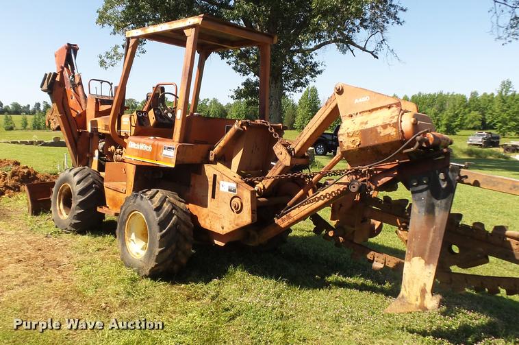 image for item DE9621 Ditch Witch 4010DD trencher