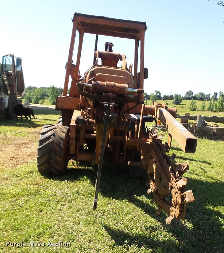 image for item DE9621 Ditch Witch 4010DD trencher