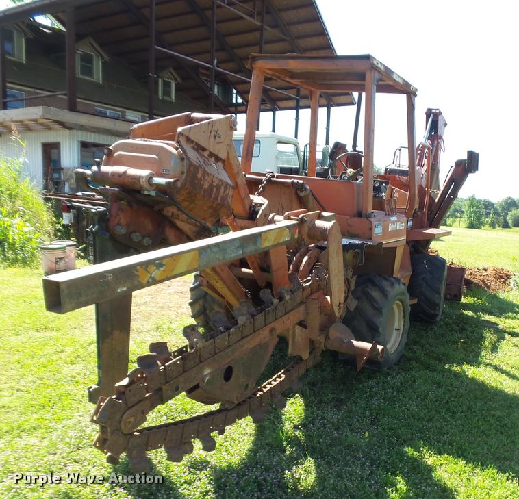 image for item DE9621 Ditch Witch 4010DD trencher