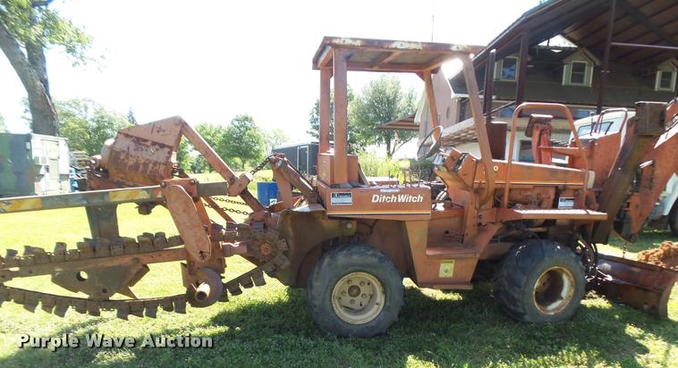 image for item DE9621 Ditch Witch 4010DD trencher