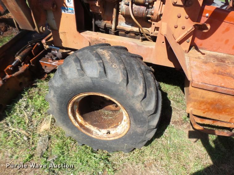 image for item DE9621 Ditch Witch 4010DD trencher