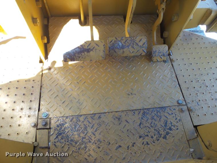 image for item DH9289 1994 Caterpillar D4C Series III dozer