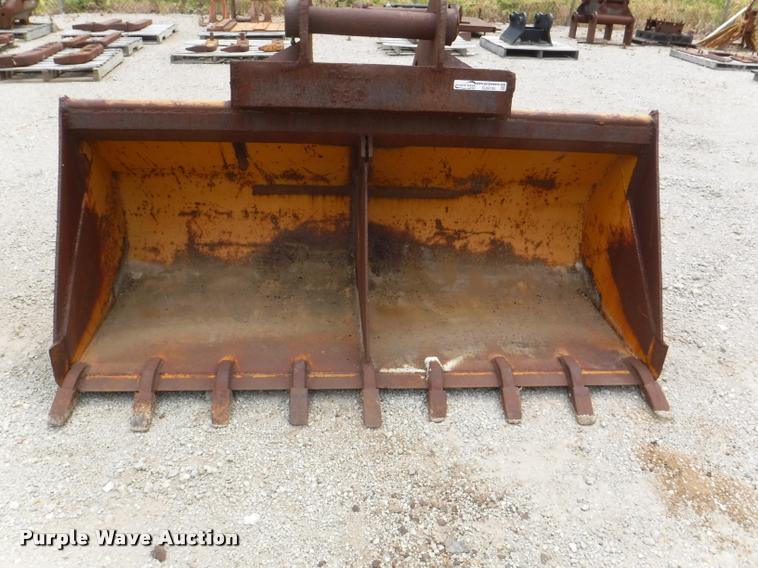 Case bucket in Topeka, KS | Item DJ9105 sold | Purple Wave