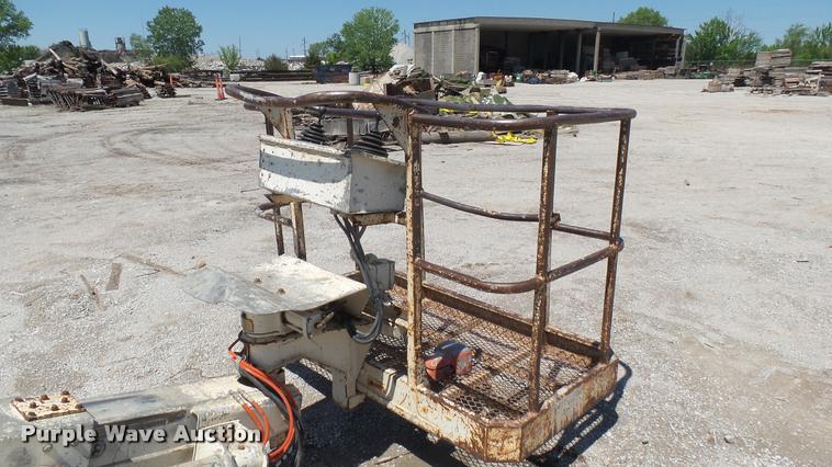 image for item DQ9128 1997 Snorkel TB-A60 boom lift