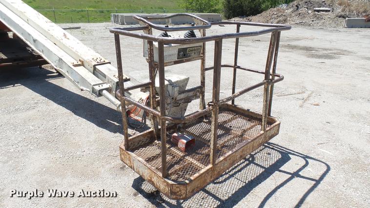 image for item DQ9128 1997 Snorkel TB-A60 boom lift