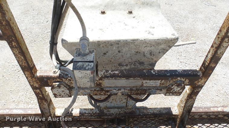 image for item DQ9128 1997 Snorkel TB-A60 boom lift