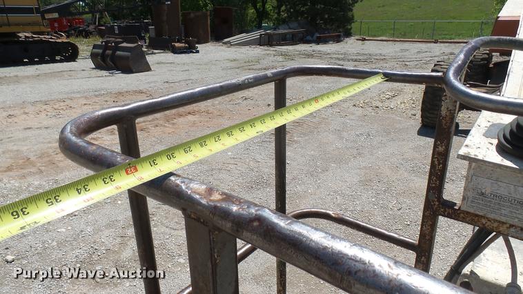 image for item DQ9128 1997 Snorkel TB-A60 boom lift