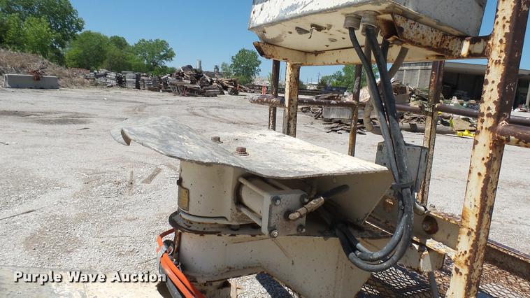 image for item DQ9128 1997 Snorkel TB-A60 boom lift