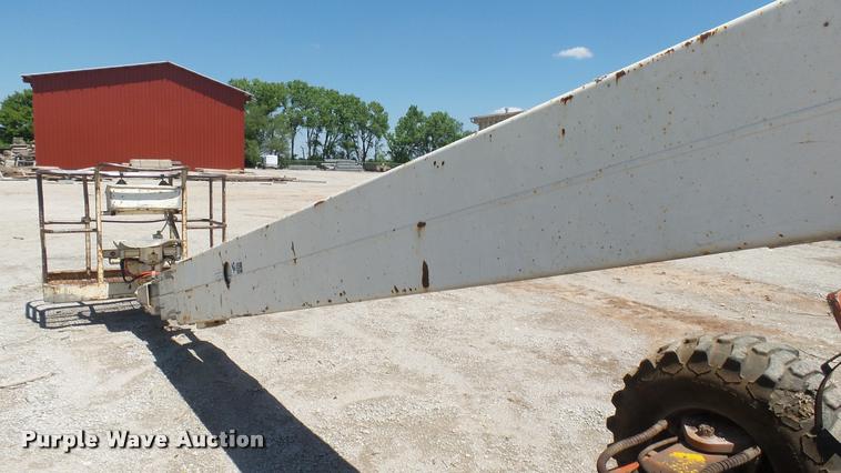image for item DQ9128 1997 Snorkel TB-A60 boom lift