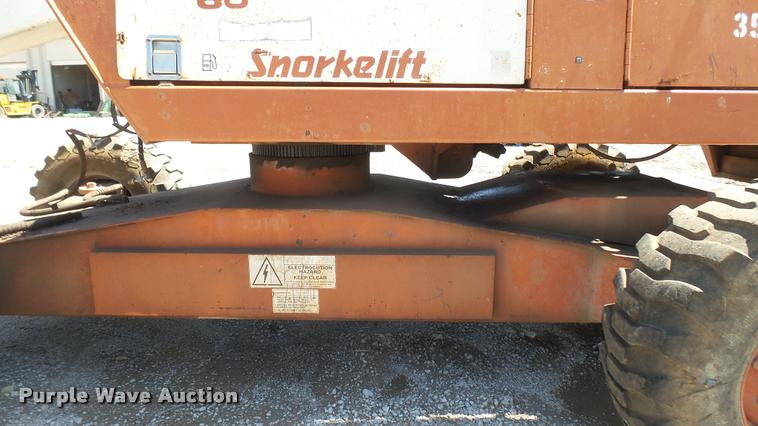 image for item DQ9128 1997 Snorkel TB-A60 boom lift