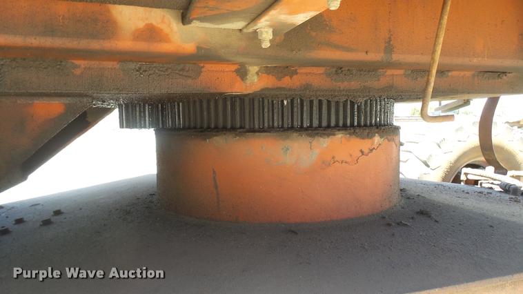 image for item DQ9128 1997 Snorkel TB-A60 boom lift