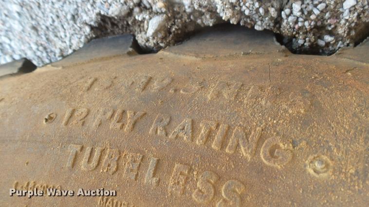 image for item DQ9128 1997 Snorkel TB-A60 boom lift