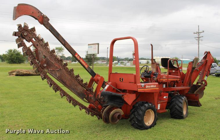 image for item G1075 Ditch Witch 4010DD trencher