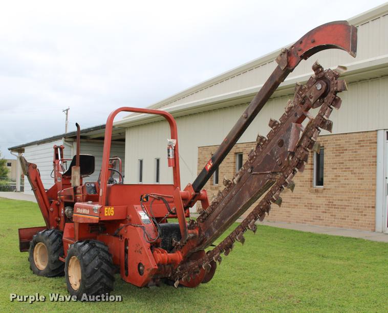 image for item G1075 Ditch Witch 4010DD trencher
