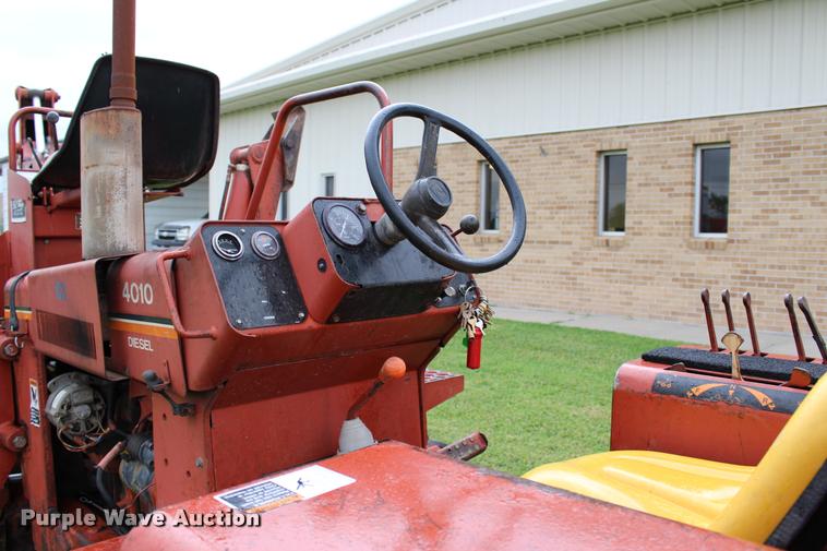 image for item G1075 Ditch Witch 4010DD trencher