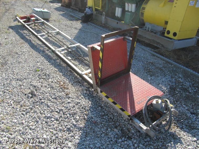 image for item J2507 Mezzanine lift