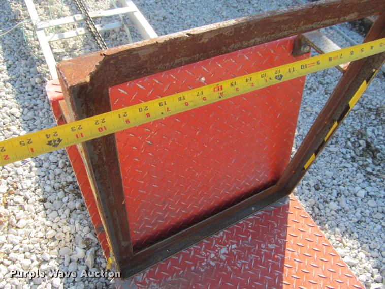 image for item J2507 Mezzanine lift