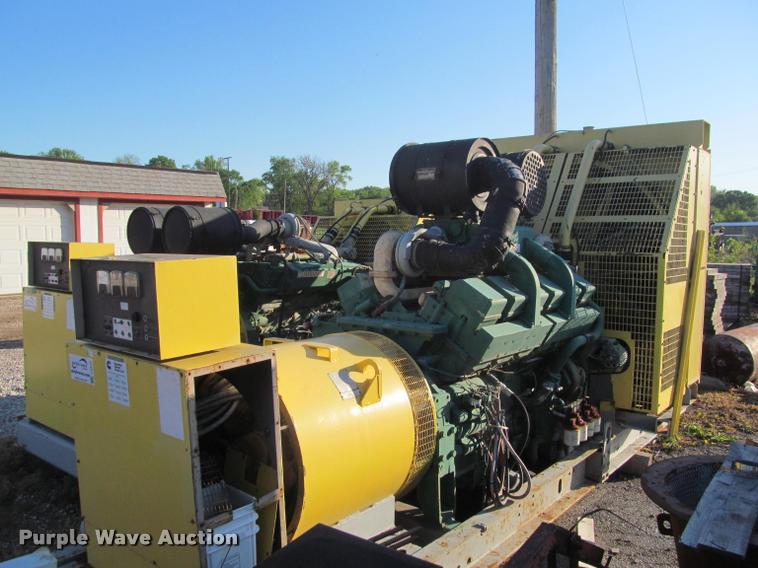 image for item J2511 Cummins generator