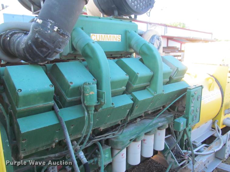 image for item J2511 Cummins generator