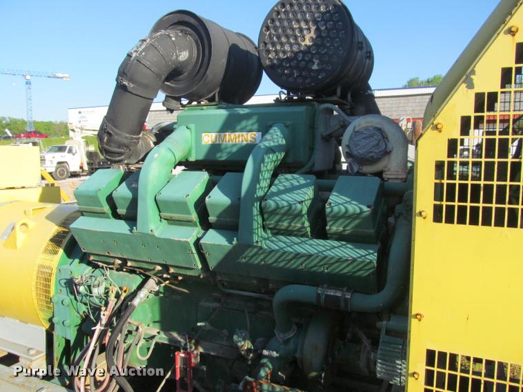 image for item J2511 Cummins generator