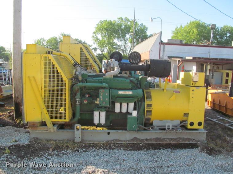 image for item J2512 Cummins generator
