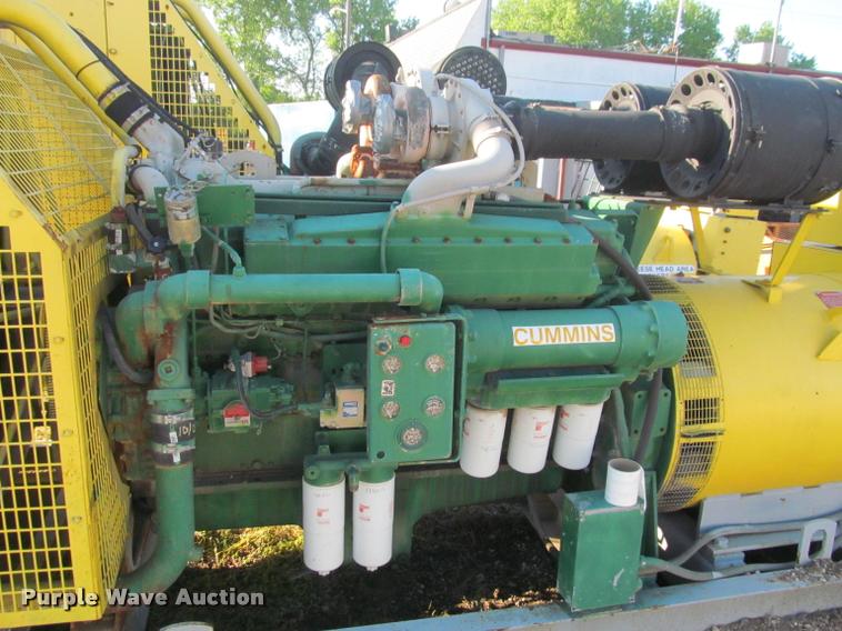 image for item J2512 Cummins generator