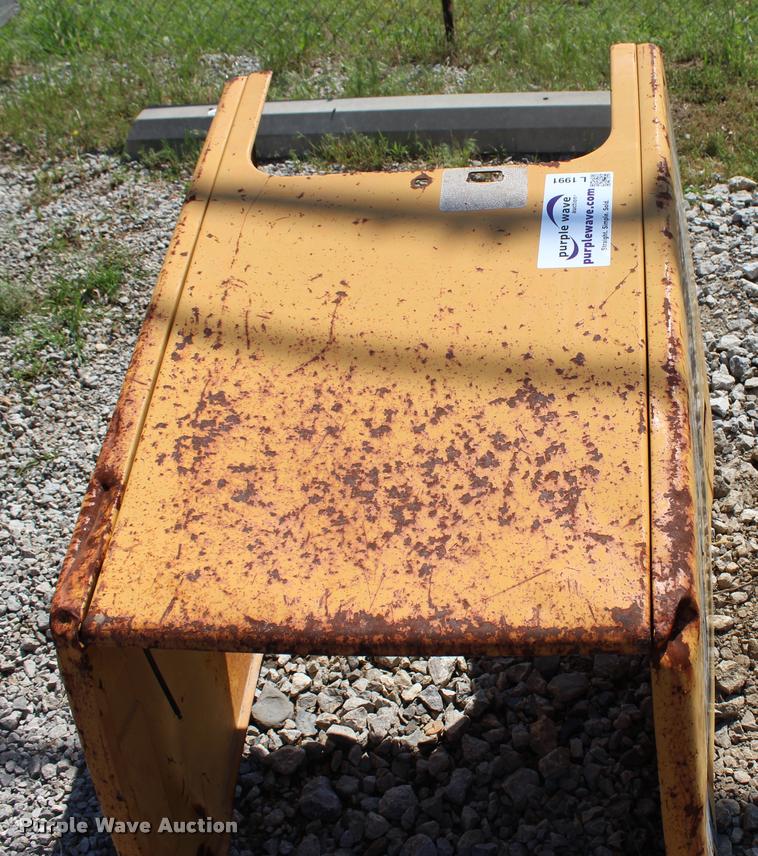 image for item L1991 Case 580 Super L backhoe hood