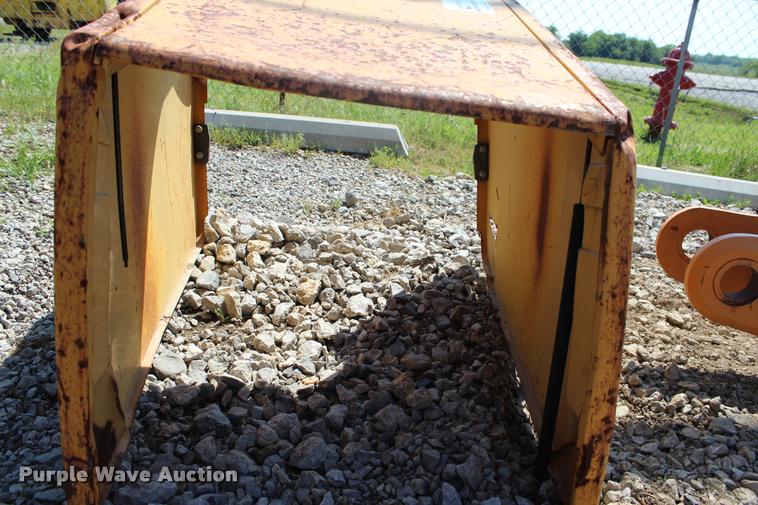 image for item L1991 Case 580 Super L backhoe hood