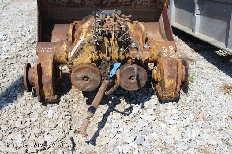 image for item L1992 Case 1000 rear end with final drive