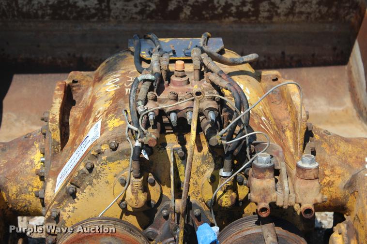 image for item L1992 Case 1000 rear end with final drive