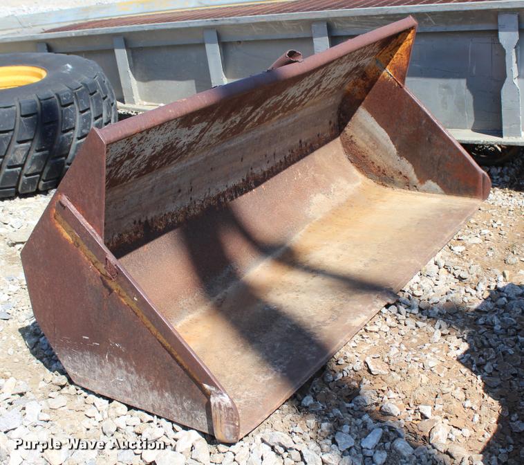 image for item L1993 Backhoe loader bucket