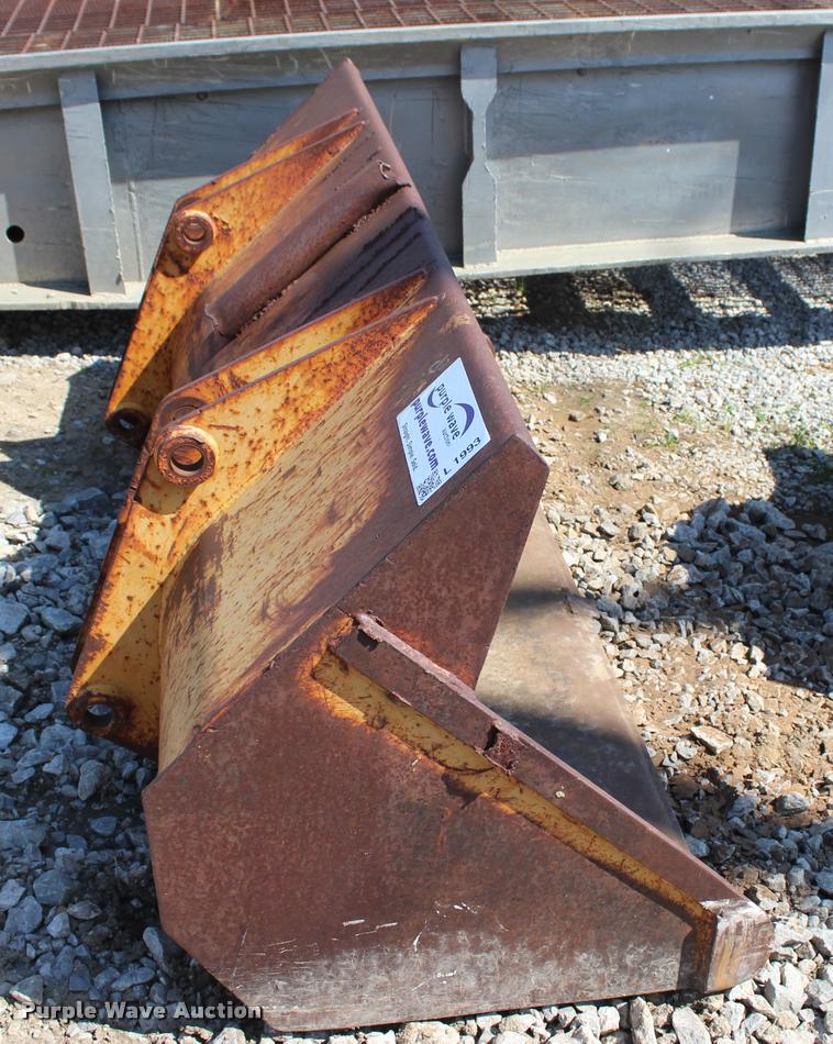 image for item L1993 Backhoe loader bucket