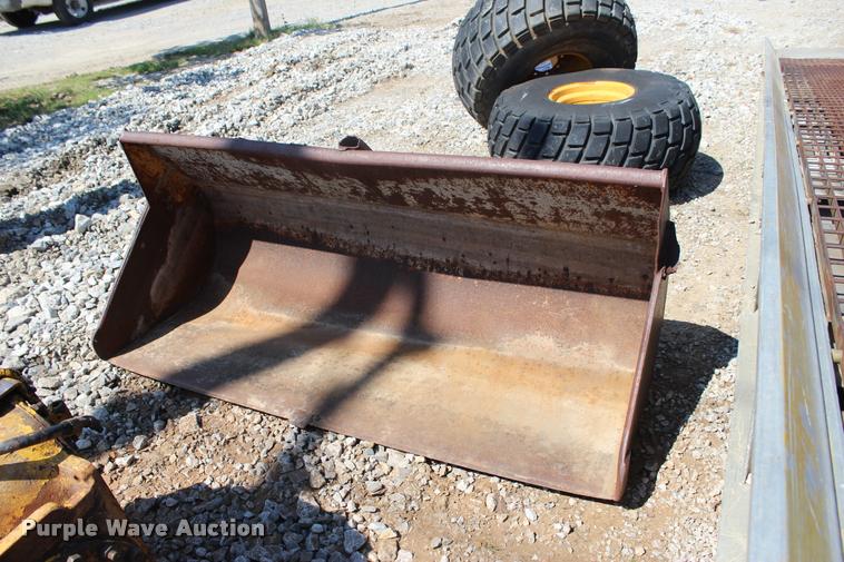 image for item L1993 Backhoe loader bucket