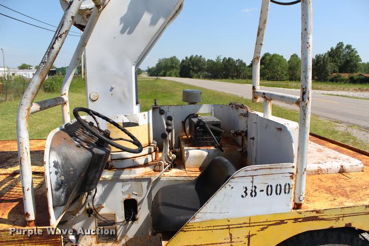 image for item L3010 Drott 85-RM2 carry deck crane