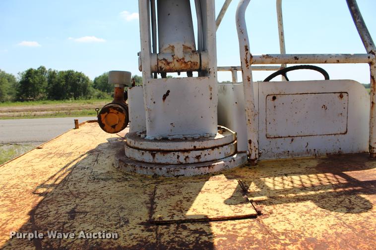 image for item L3010 Drott 85-RM2 carry deck crane