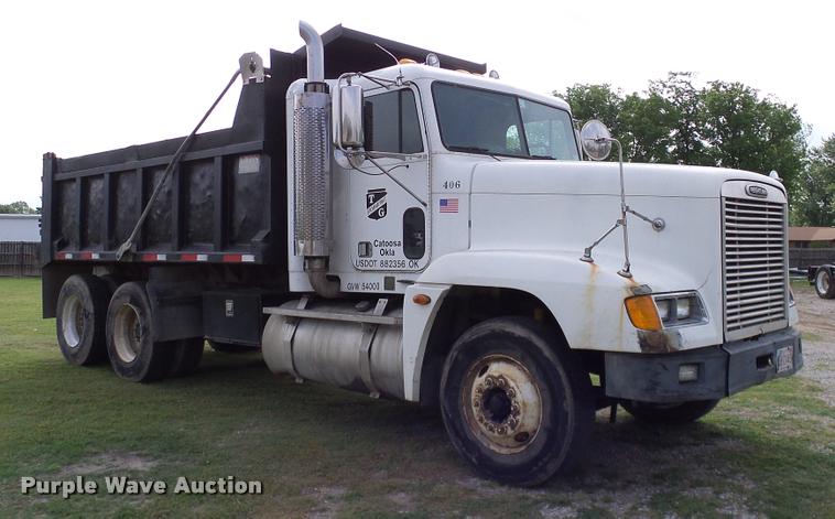 image for item L3129 2000 Freightliner FLD dump truck
