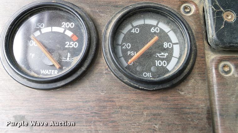 image for item L3129 2000 Freightliner FLD dump truck