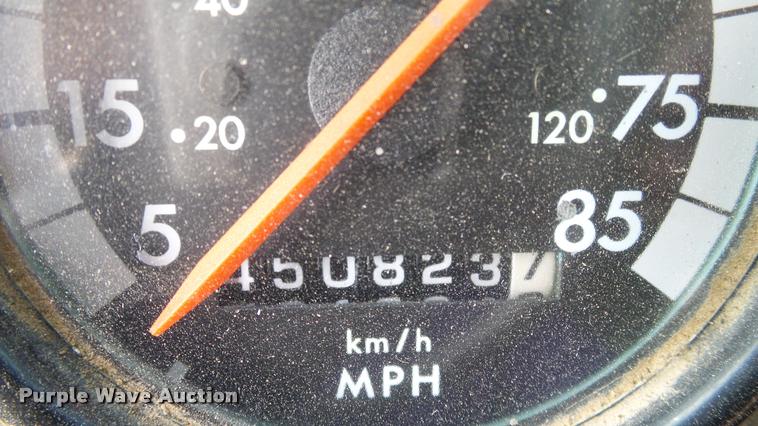 image for item L3129 2000 Freightliner FLD dump truck