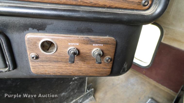 image for item L3129 2000 Freightliner FLD dump truck