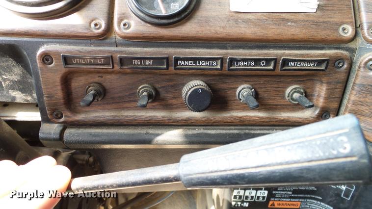 image for item L3129 2000 Freightliner FLD dump truck