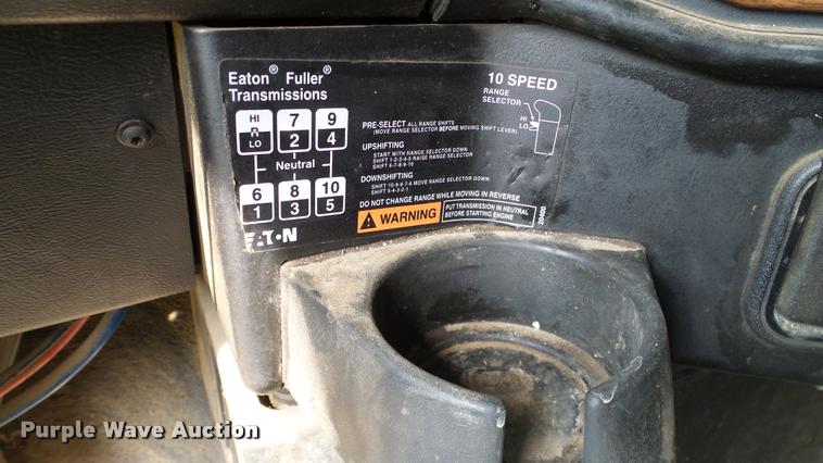 image for item L3129 2000 Freightliner FLD dump truck