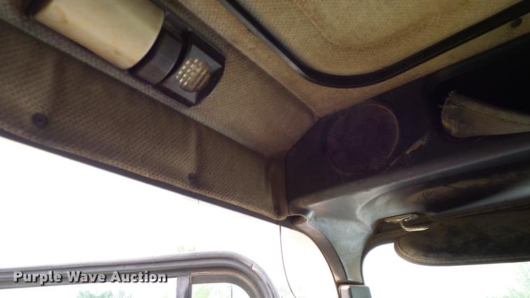 image for item L3129 2000 Freightliner FLD dump truck