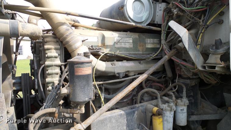 image for item L3129 2000 Freightliner FLD dump truck